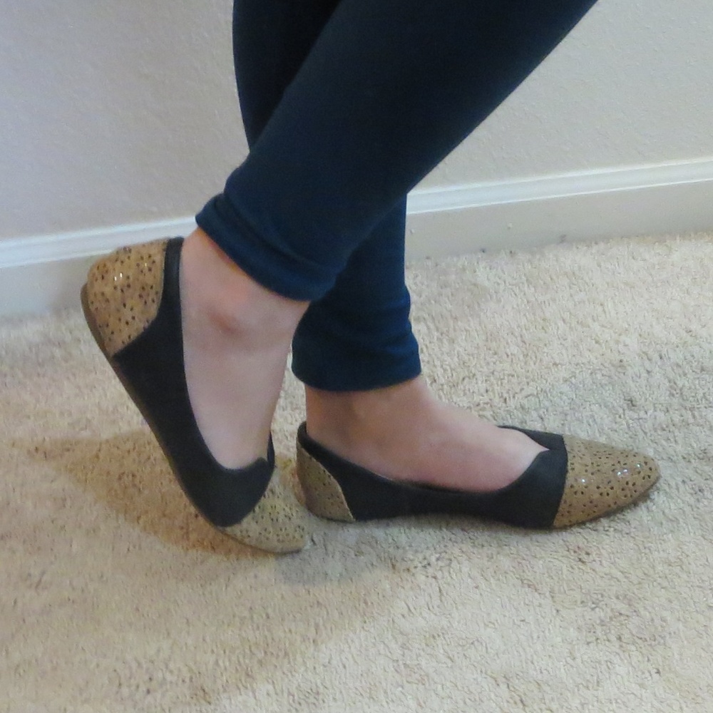 Makers Uniquely Yours *6.5*Cork/Black Flats - Picture 4 of 7